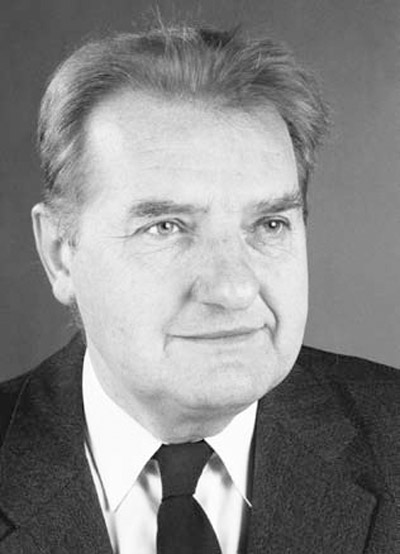 szszb_17-24_dr_frisnyak_sandor.jpg